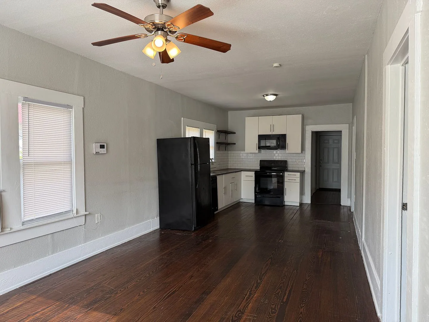 3-Bedroom Home Close to Downtown — Photo 4