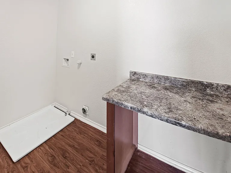 2127 Red Rock Xing — Photo 25
