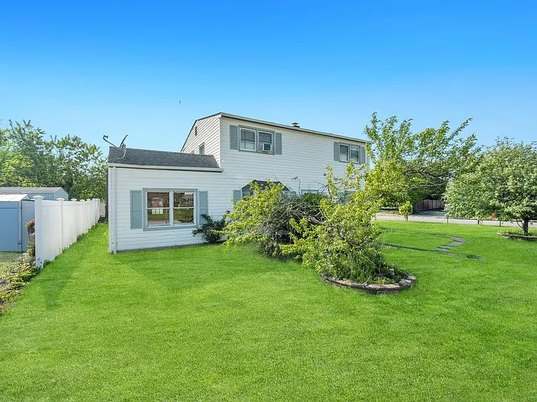 50 Wantagh Ave — Photo 3