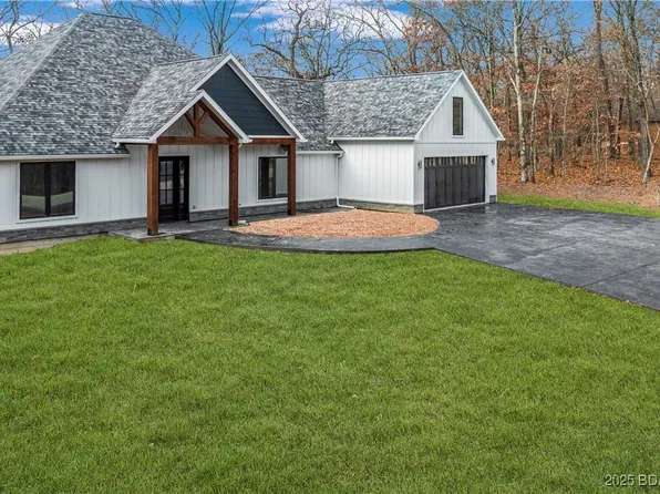 971 Grand Point Blvd, Sunrise Beach, MO 65079