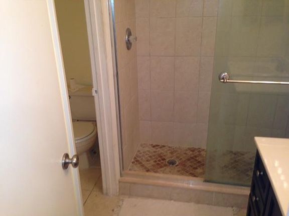 4th image of 1041 Jefferson Dr APT E