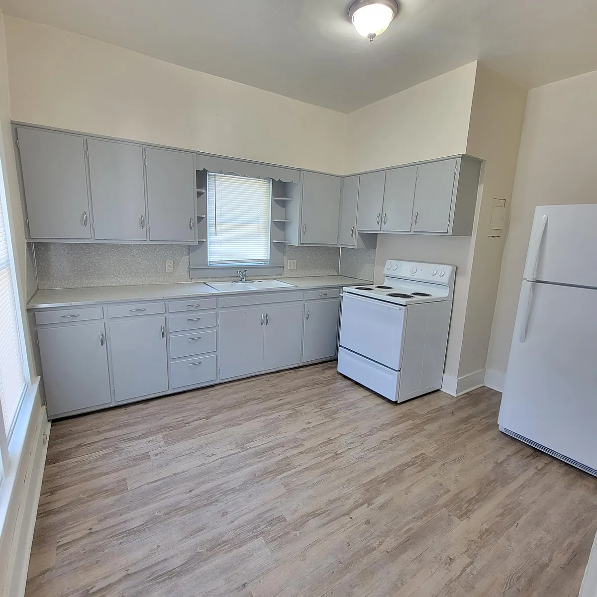 Building Photo - 1822 Edith St #4