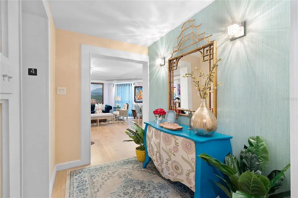 3 bed, 2.5 bath, $9,000 — Photo 4