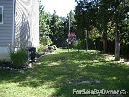 3rd image of 315 Lakeside Dr N