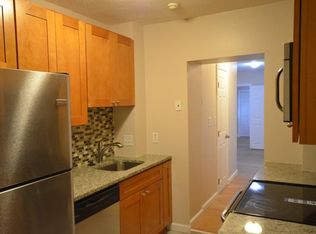 39 Chelsea St, Boston, MA 02129