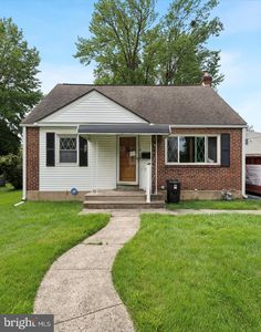 4 N Sycamore Ave, Aldan, PA, 19018