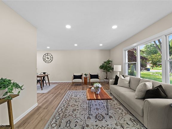 4th image of 29665 Wellington Dr