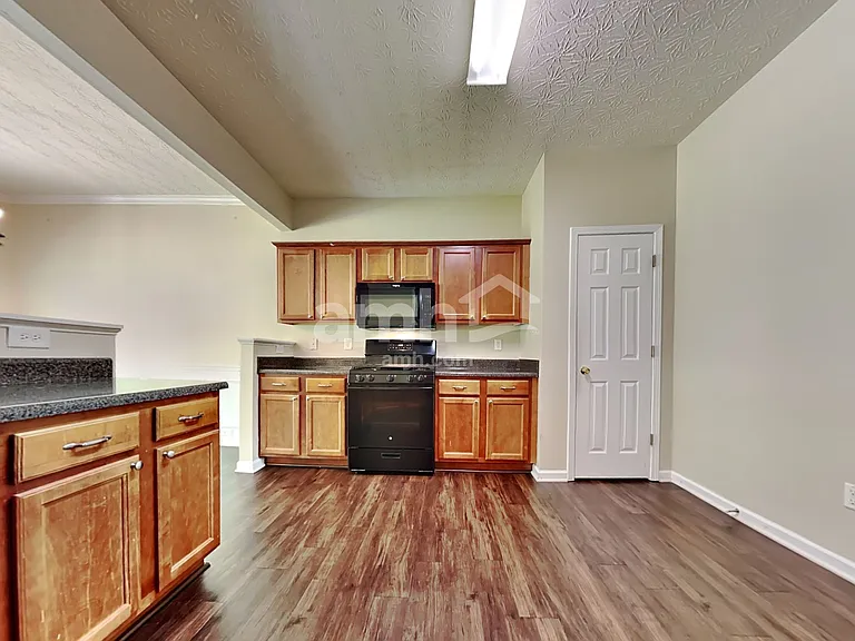 311 Barberry Pl — Photo 3