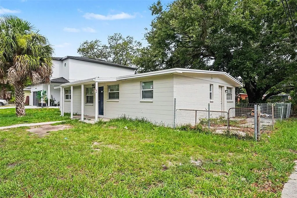 3 bed, 2.0 bath, 1242 sqft, $2,150 — Photo 4