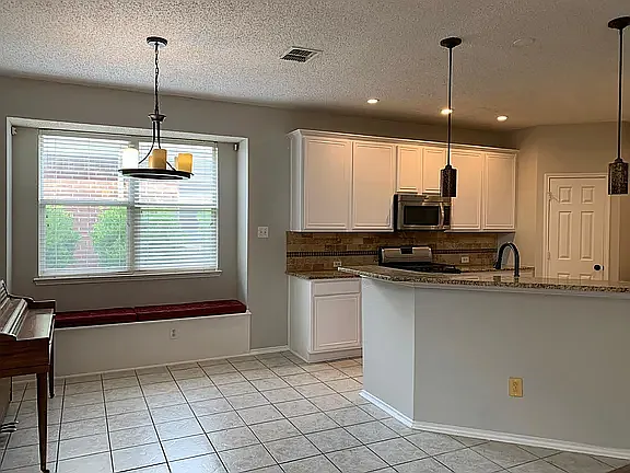 2028 Fox Glen Dr — Photo 21