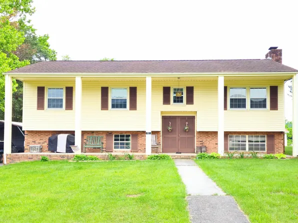 62 Caldwell St, New Castle, VA 24127