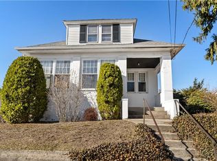 137 Colonial Ave, Cranston, RI 02910