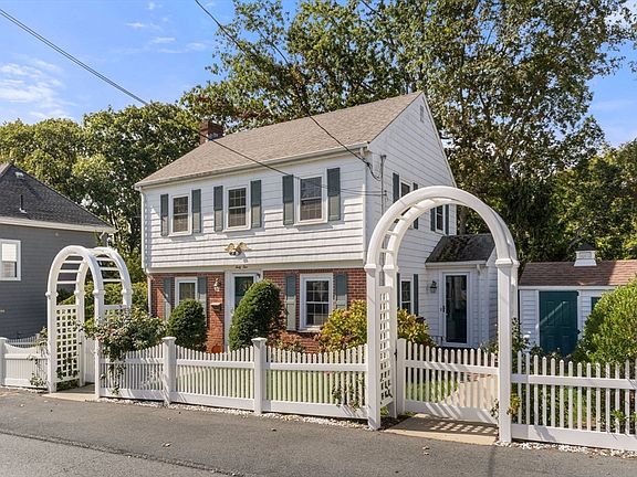 4th image of 45 Commonwealth Ave