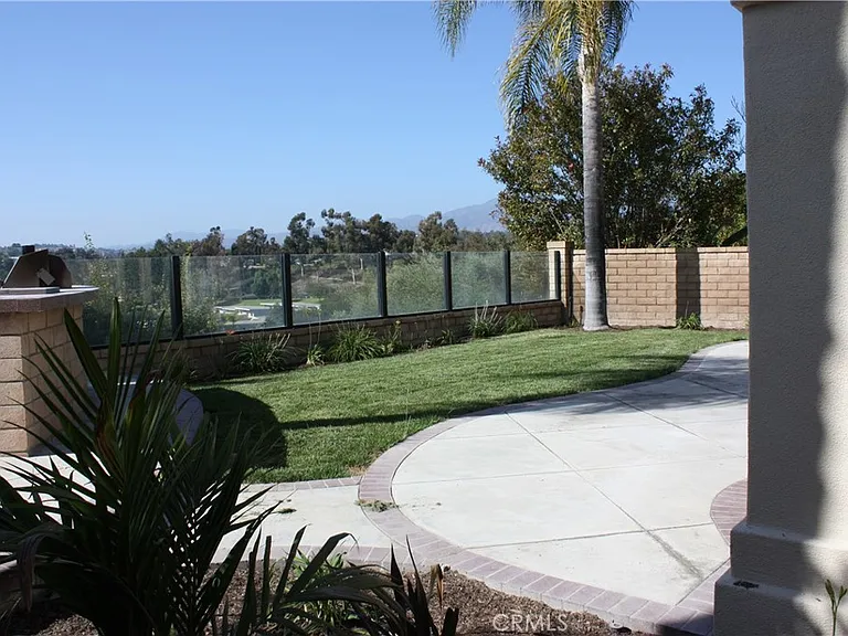 11 Paloma Dr — Photo 19