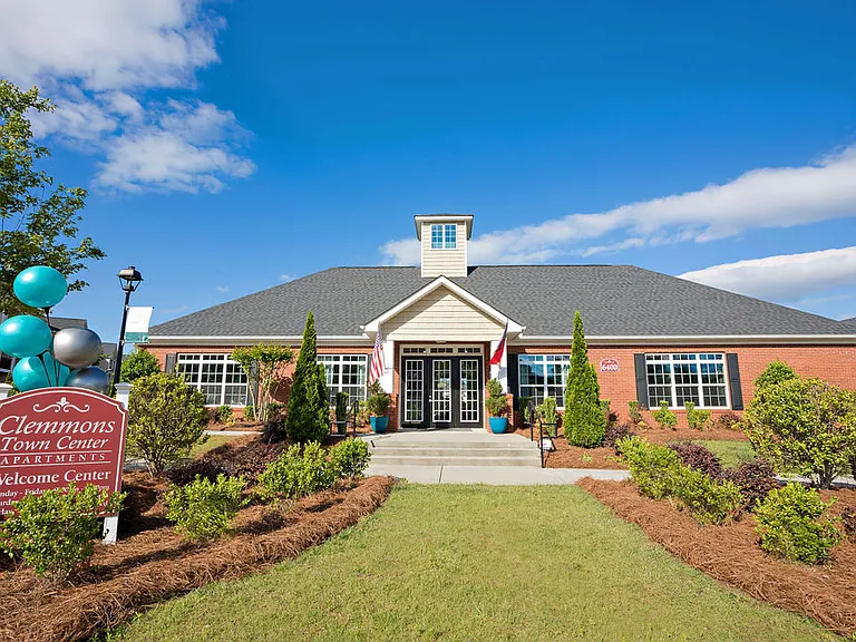 Clemmons Town Center Apartments — Photo 7