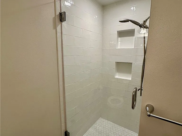 436 N Washington Ave — Photo 23