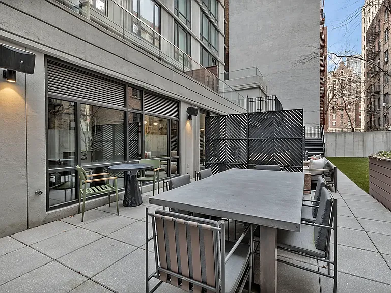 415 W 120th St #PENTHOUSE — Photo 22