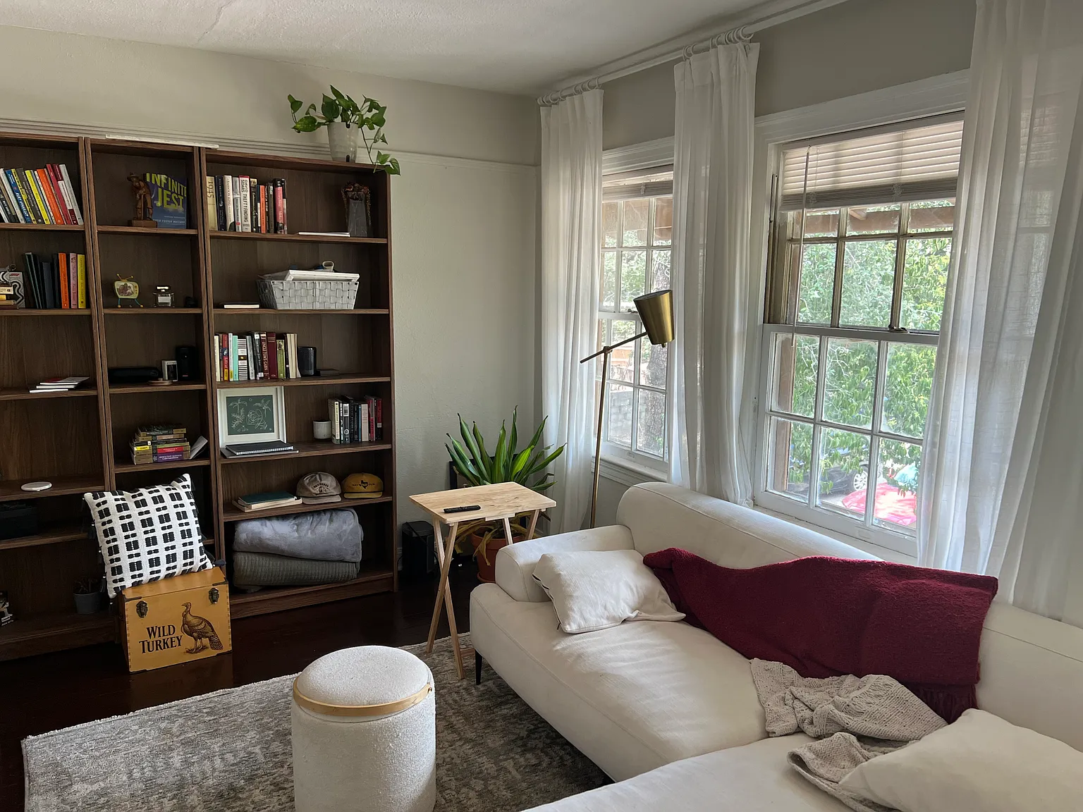 2 bed, 700 sqft, $1,800 — Photo 4