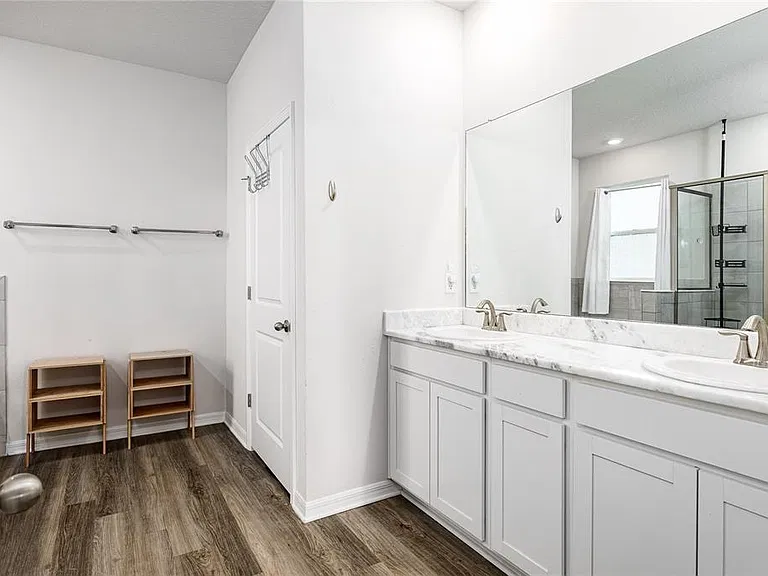 10622 Eustis Dr — Photo 14