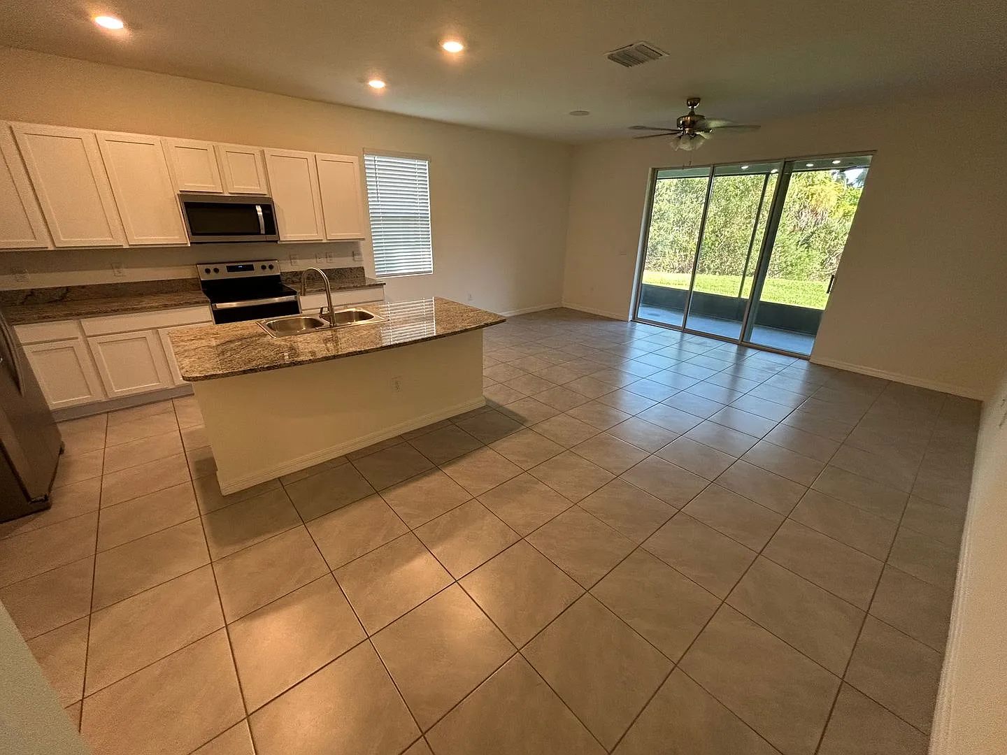 Centrally located 3/2.5 Townhome, Gated, Garage, and Versatility — Photo 4