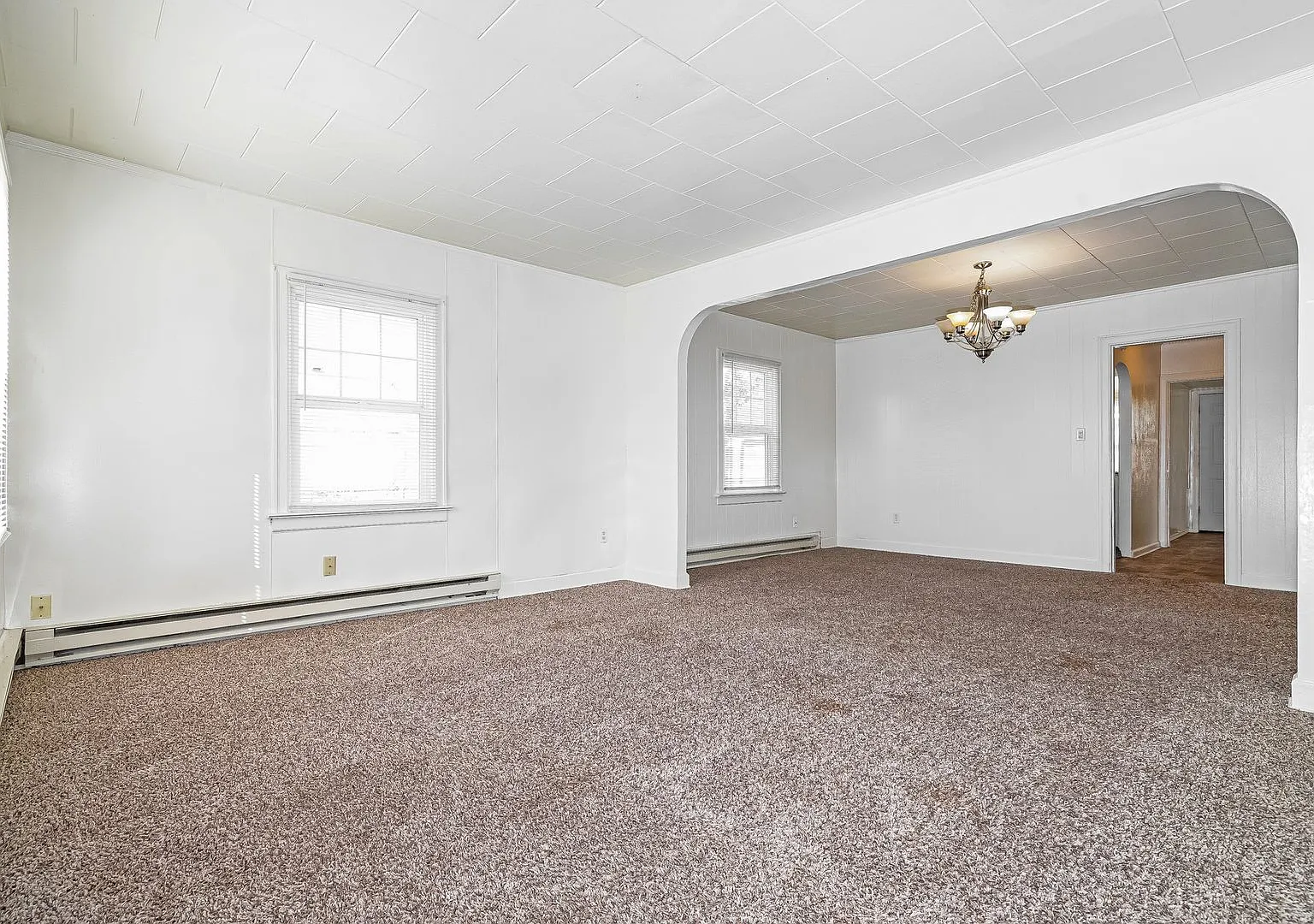 Comfortable 4-Bedroom Tacoma Home Near Local Amenities — Photo 3