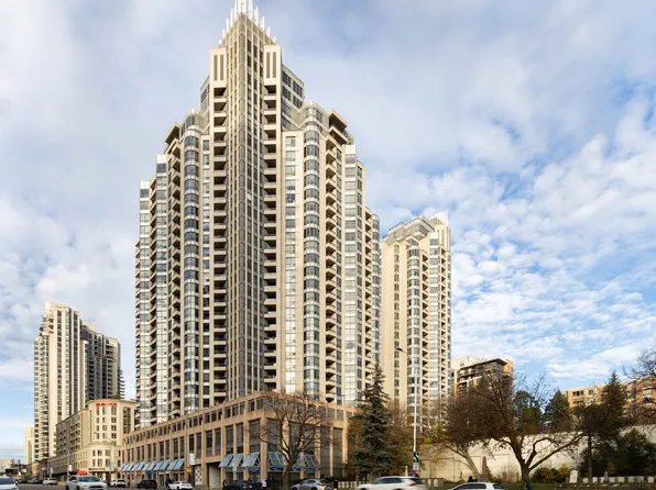 15 Northtown Way #1403, Toronto, ON M2N 7A2