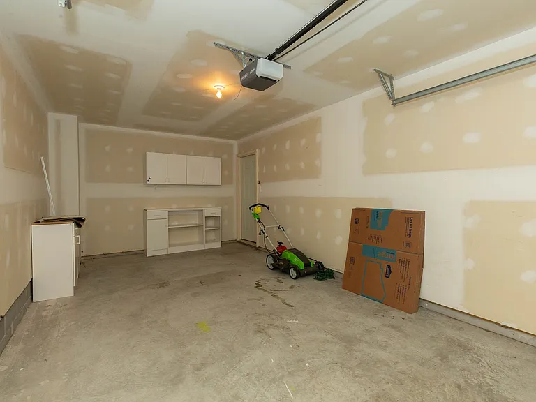228 Morlatt Ln — Photo 32