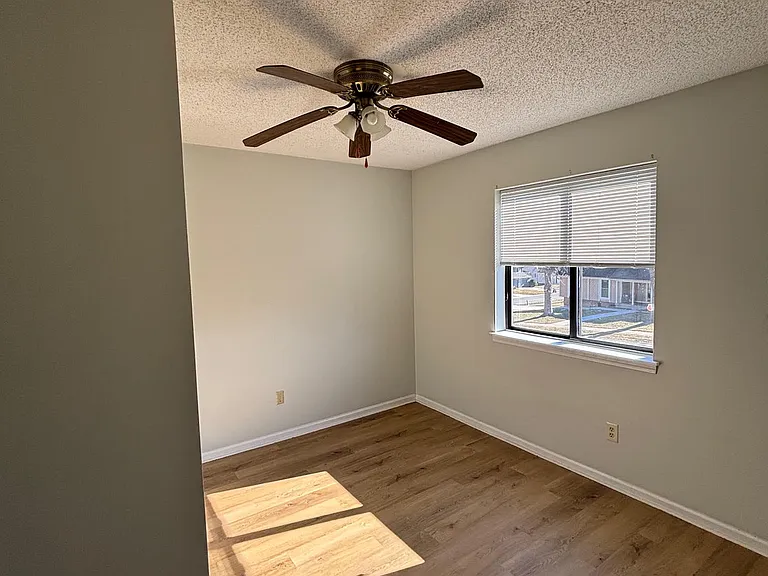 3886 SW Harbor Dr #B — Photo 12