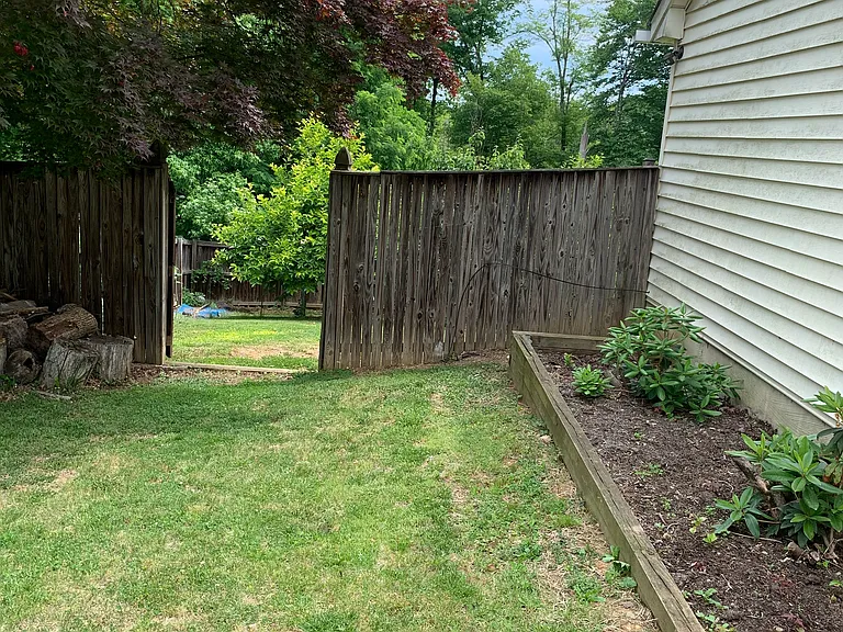 Entry to Fenced in backyard