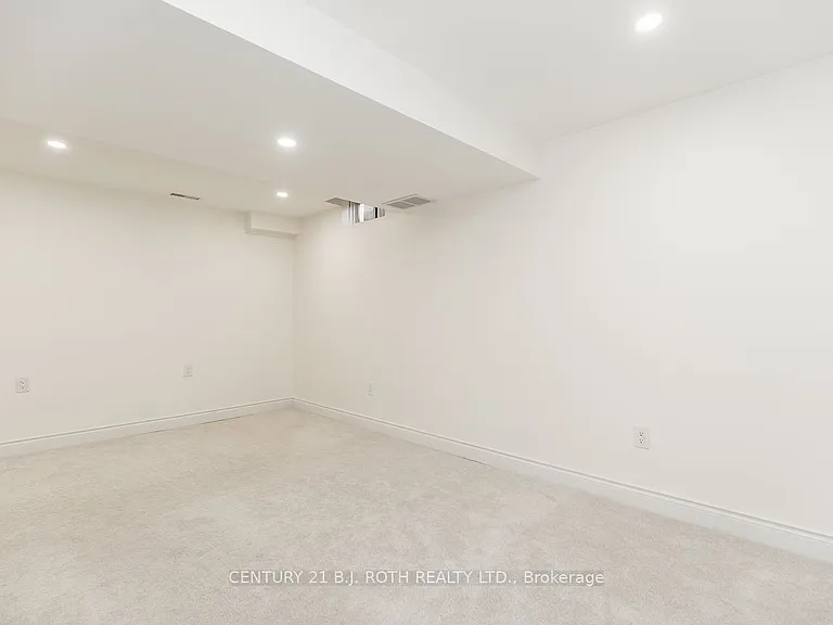430 Mapleview Dr E #18 — Photo 37