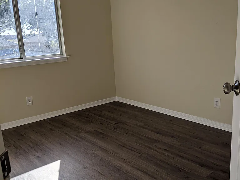 2504 Bluejay Dr — Photo 3