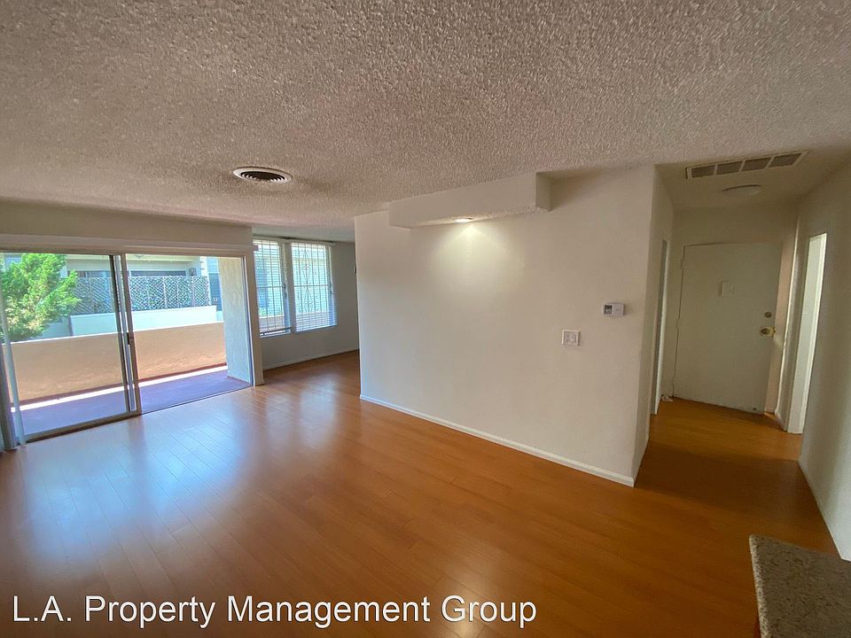 1st image of 11146 Camarillo St #9