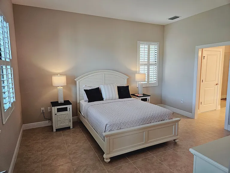 10468 Crooked Creek Dr — Photo 25