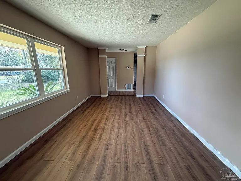 7845 Le Jeune Dr — Photo 7