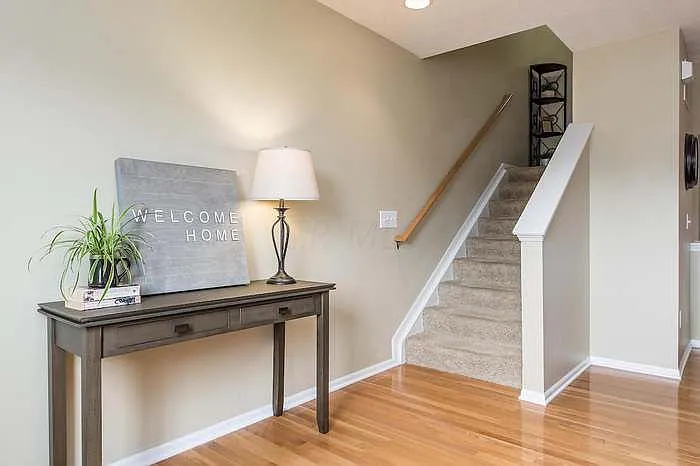 3 bed, 2.5 bath, 1900 sqft, $2,550 — Photo 3
