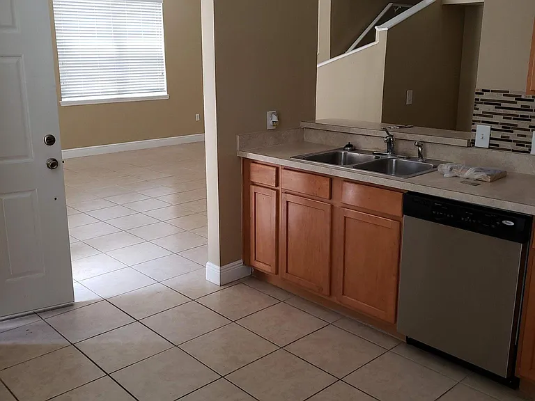 4011 Pemberly Pines Cir — Photo 10