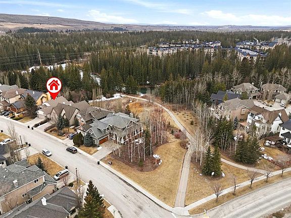 4th image of 19 E Discovery Ridge Cv SW