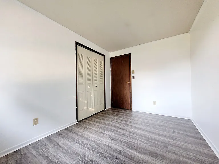 29 Maywood Ave — Photo 11