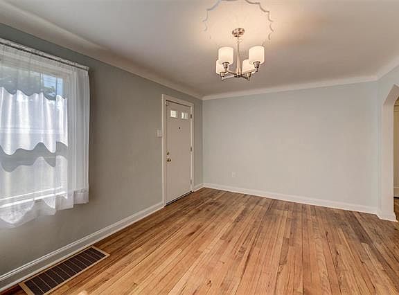 3rd image of 3049 Doddridge Ave
