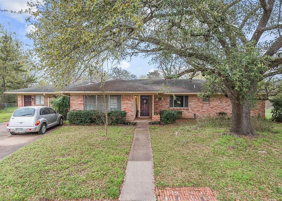 1st image of 703 Pershing Dr