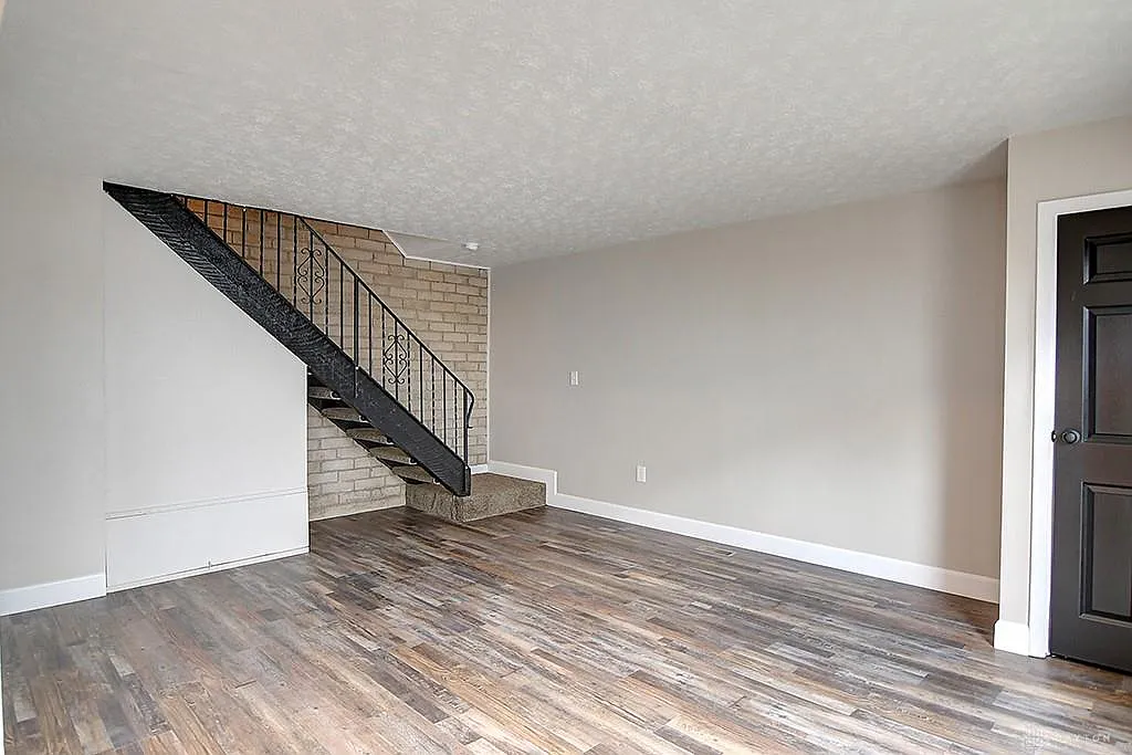 2 bed, 1.5 bath, 880 sqft, $1,375 — Photo 3