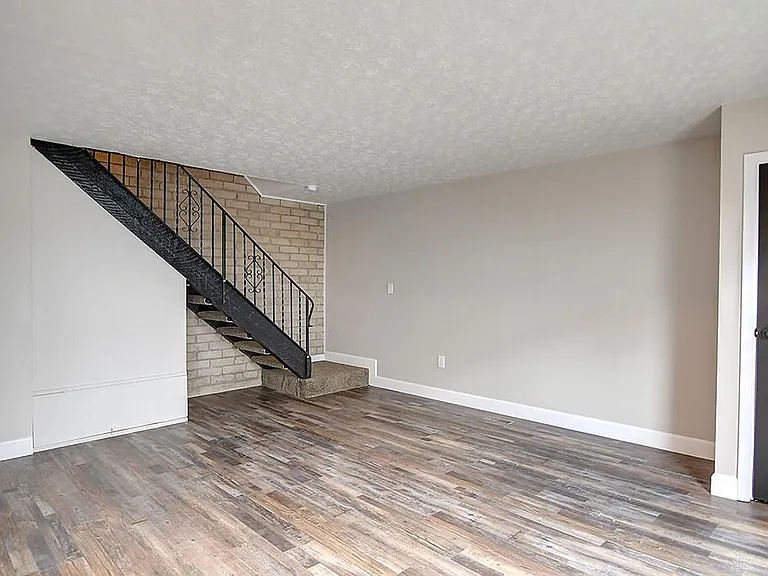 306 Chadwick Pl — Photo 3