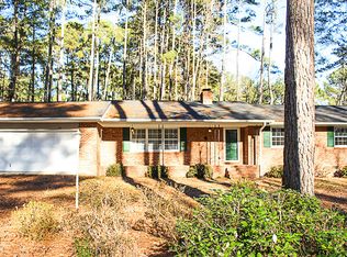 241 Heather Ln, Southern Pines, NC 28387