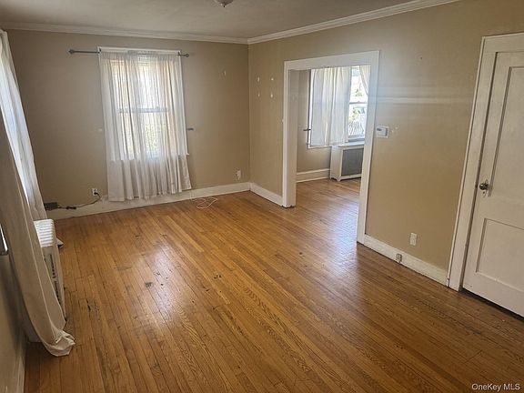 3rd image of 114 Leonard Avenue
