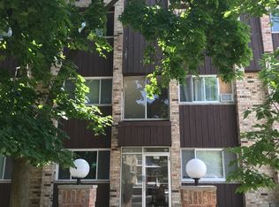 8631 W Foster Ave APT 2B, Chicago, IL 60656