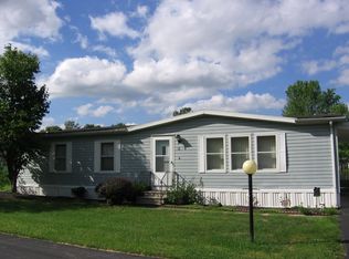 34 Hidden Meadows Dr, Bergen, NY 14416