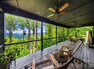 600 Tanglewood Ln, Saluda, NC 28773