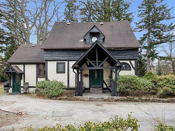 3rd image of 623 King Rd