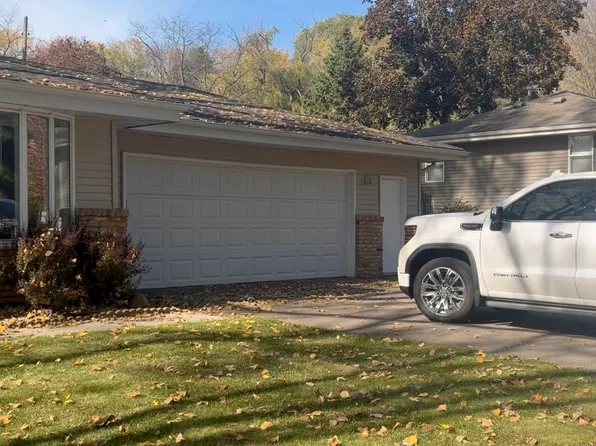 15204 Lead St, Burnsville, MN 55306