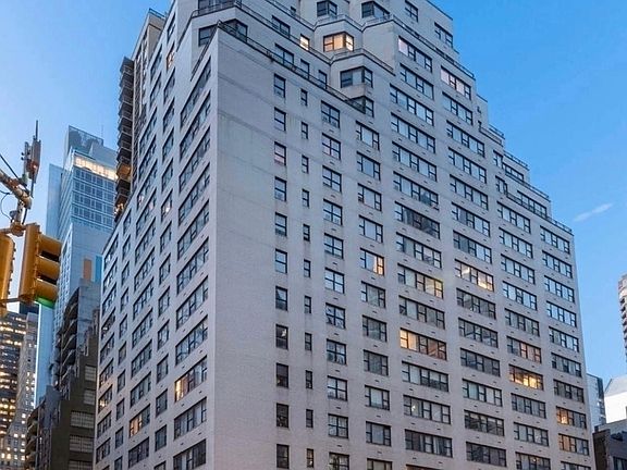 3rd image of 279 E 44th St APT 12K